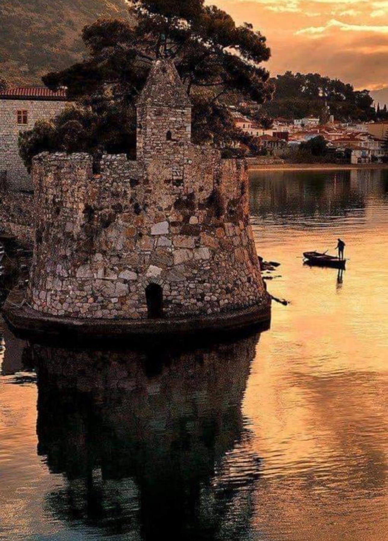 Nafpaktos-Luxury Suite Bagian luar foto